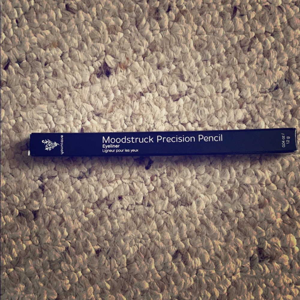 Younique Pencil eyeliner in polar